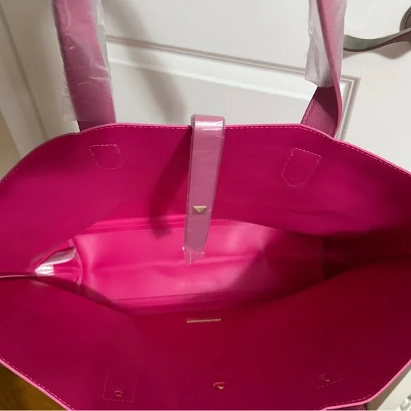 Juicy Couture for Elizabeth Arden Vibrant Pink Tote - Picture 3 of 9
